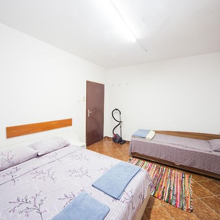 شقة Center - Basic Flat - 10 Min To The Beach بورغاس المظهر الخارجي الصورة