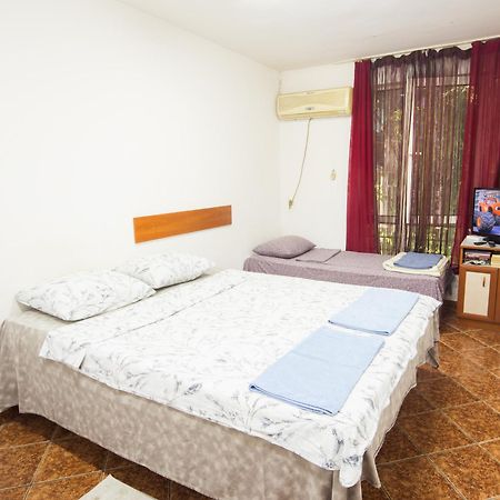 شقة Center - Basic Flat - 10 Min To The Beach بورغاس المظهر الخارجي الصورة